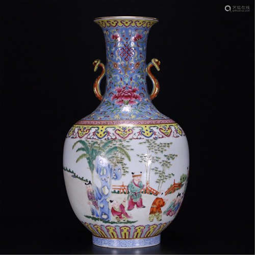 A CHINESE PORCELAIN FAMILLE ROSE FIGURE RUYI VASE