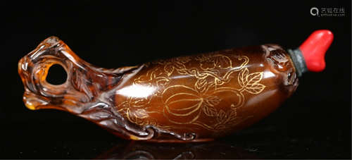 A CHINESE CARVED PEKING GLASS SNUFF BOTTLE