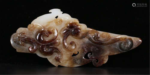 A CHINESE CARVED JADE DRAGON PHOENIX PENDANT