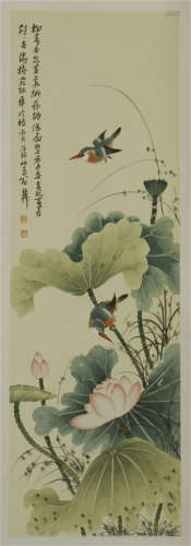 A CHINESE SCROLL PAINTING OF BIRD AND LOTUS WITH CALLIGRAPHY