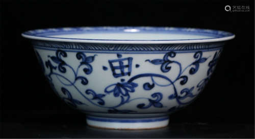 A CHINESE PORCELAIN BLUE AND WHITE FLOWER BOWL