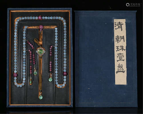 A CHINESE COURT CHAOZHU NECKLACE