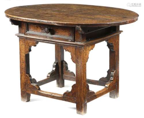 A 17th century Italian Tuscan walnut rent table, t…