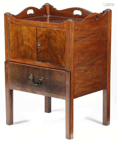 A George III mahogany tray top bedside commode, th…