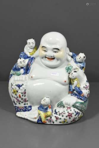 Bouddha en porcelaine de Chine vers 1900 (Ht 26cm)