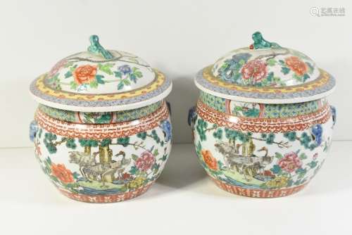 Paire de pots couverts en porcelaine de Chine (Ht …