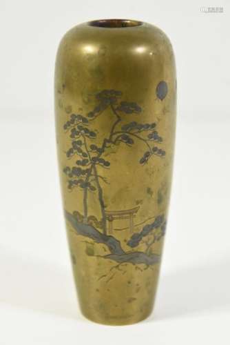 Petit vase en bronze doré, Japon (Ht.12cm)
