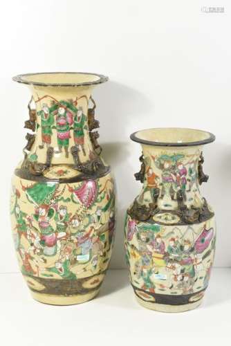 Lot de deux vases Nankin décor de guerriers (Ht 44…