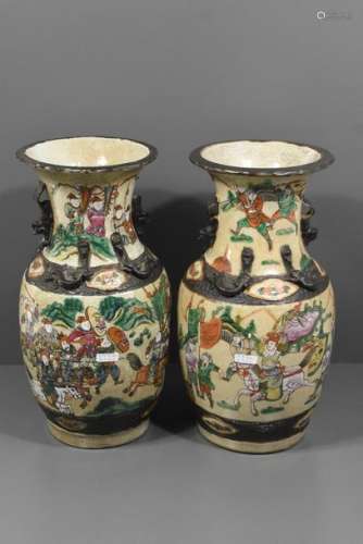 Paire de vases Nankin à décor de guerriers ( Ht 35…