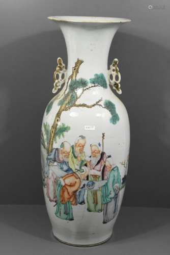 Vase en porcelaine de Chine à décor de sages (acci…