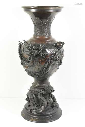 Vase en bronze asiatique (Ht.65cm)