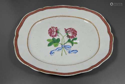 Plat en porcelaine de Chine 18ème décor floral (un…