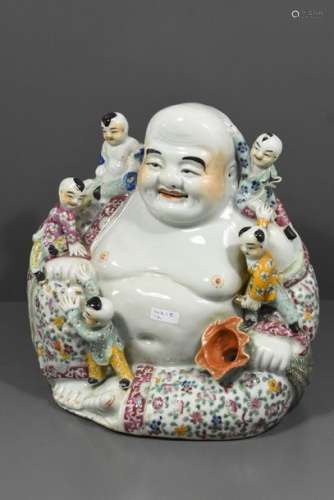 Bouddha en porcelaine de Chine avec enfants (ht 27…