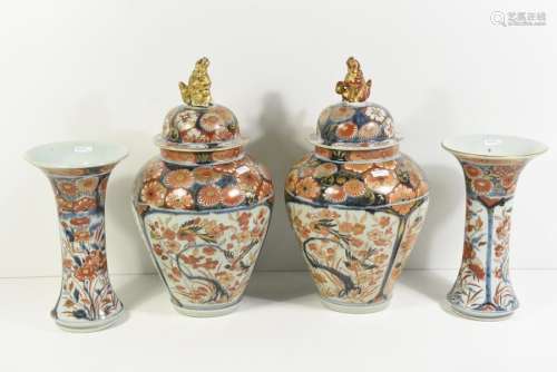 Garniture quatre pièces en porcelaine du Japon 19è…