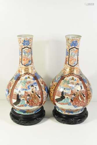 Paire de vases en porcelaine du Japon 19ème (égren…
