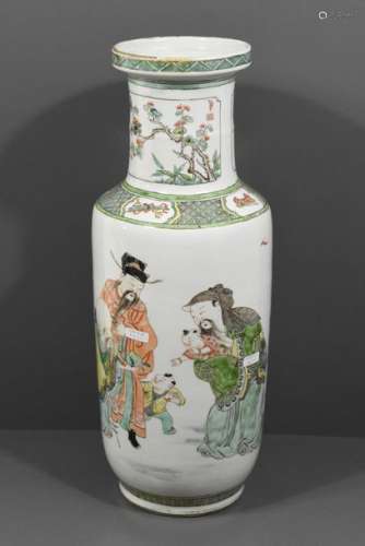 Vase en porcelaine de Chine à décor de personnages…