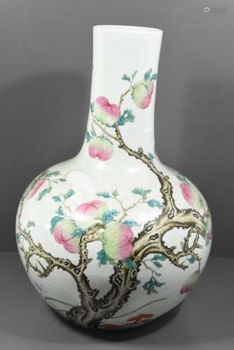 Important vase en porcelaine de Chine 19ème (ht 57…