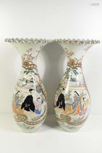 Deux vases asiatiques (Ht 56cm)