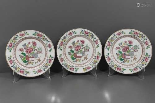 3 assiettes en porcelaine de Chine (un cheveu et u…