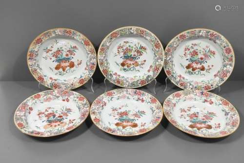 Six assiettes, famille rose (Ø 22cm)