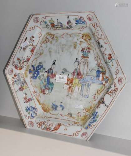 Plat octogonal en porcelaine de Chine (diam.35cm)