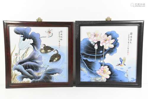 2 plaques en porcelaine de Chine XXème (37 x 37cm)