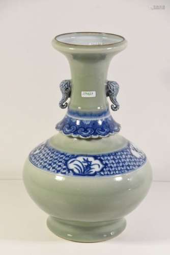 Vase en porcelaine de Chine 19ème (ht 36cm)