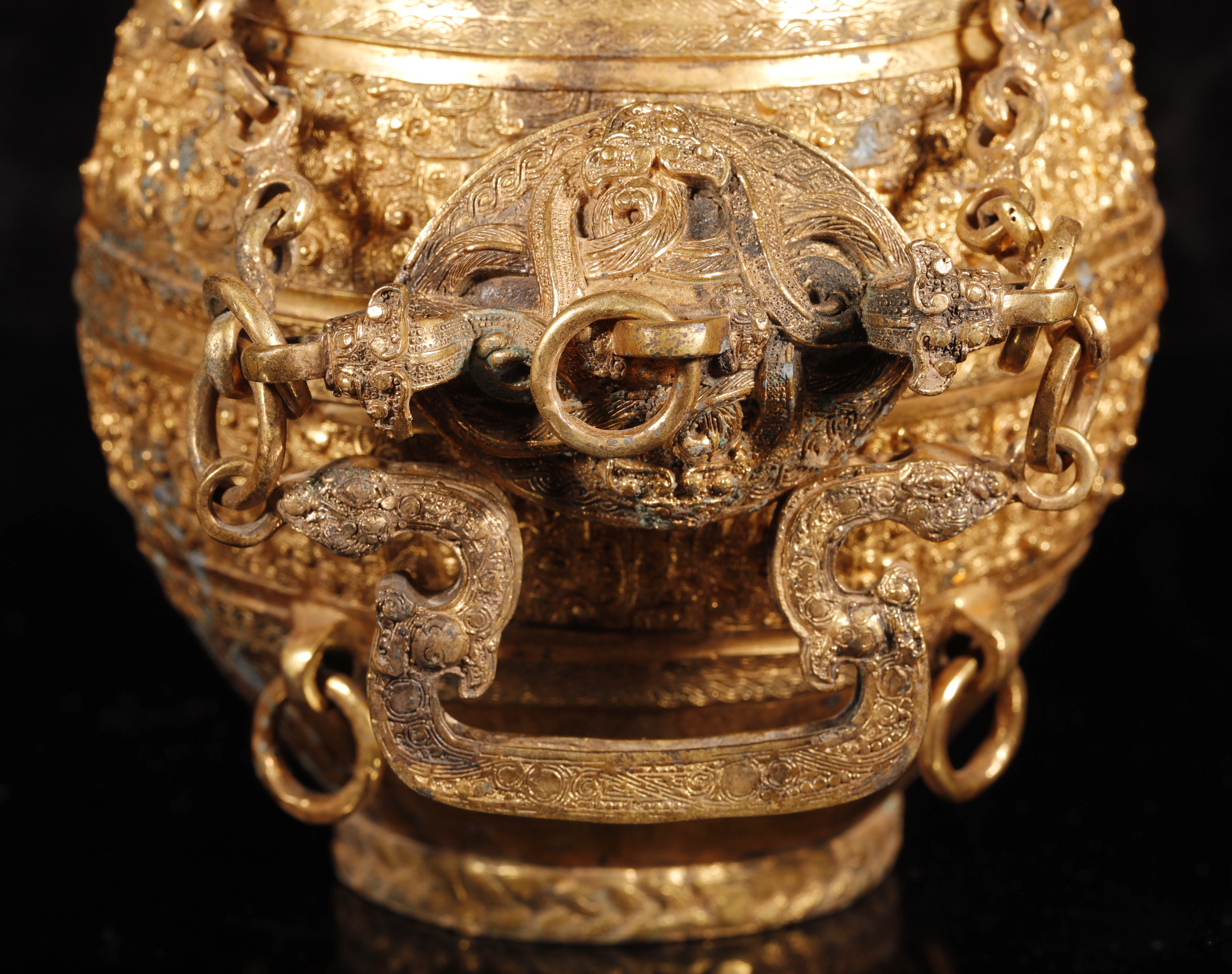 汉代铜鎏金龙纹提梁壶