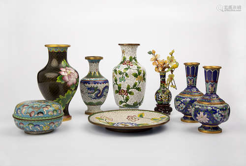 EIGHT PIECES OF CLOISONNE