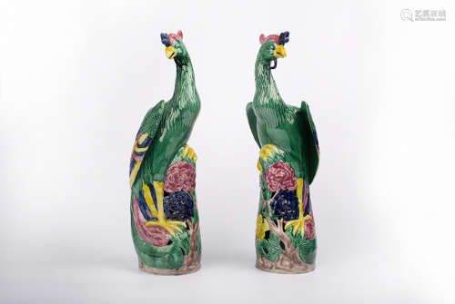 A PAIR OF BEAUTIFUL CHINESE WUCAI PORCELAIN BIRD