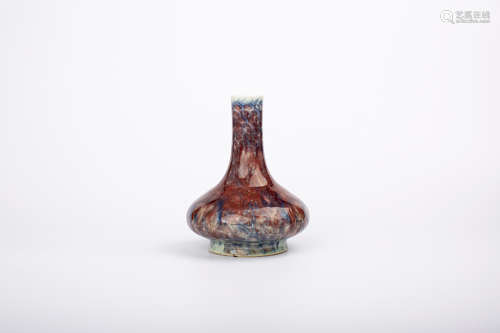 A BLUE AND UNDER GLAZED RED PORCLAIN VASE