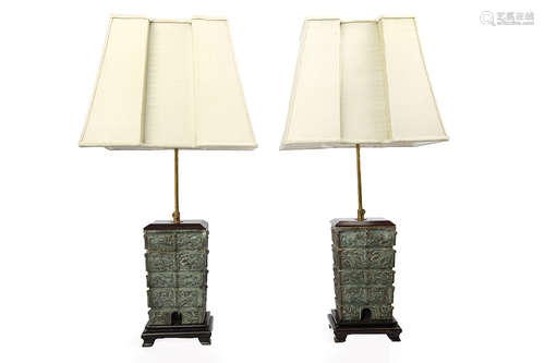 A Pair Of Bronze Desk Lamp