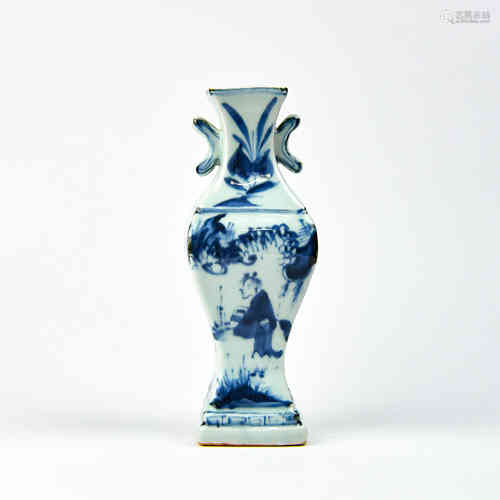 A Chinese Blue and White Porcelain Vase