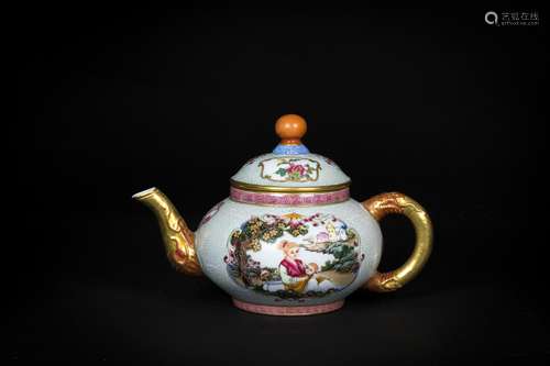 A Chinese Famille-Rose Porcelain Tea Pot