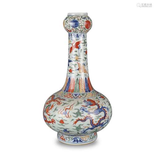 A Chinese Wu-Cai Glazed Porcelain Vase