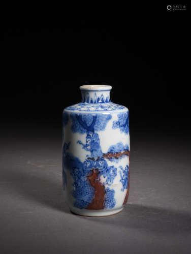 A BLUE AND WHITE AND COPPER RED SNUFF BOTTLE, KANGXI PERIOD