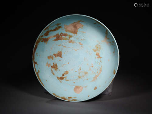 A  MALACHITE  GREEN  GLAZE  PLATE PAINTED  WITH  DRAGON  PATTERNS  IN MING  HONGZHI  PERIOD