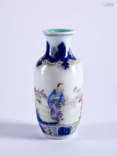 A BLUE AND WHITE AND FAMILLE ROSE VASE, QIANLONG PERIOD