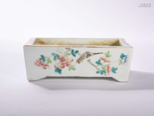 A  QING  DYNASTY POWDER ENAMEL NARCISSUS BASIN