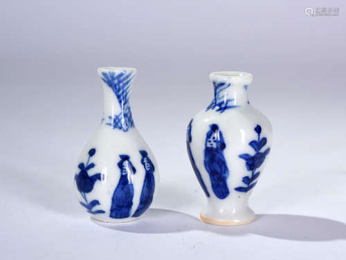 TWO BLUE AND WHITE MINI VASES, KANGXI PERIOD