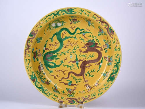 A FAMILLE VERTE BISCIUT CHARGER, KANGXI PERIOD