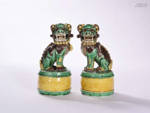 A  PAIR  OF VEGETARIAN  TRI-COLORED  LIONS IN  QING  DYNASTY
