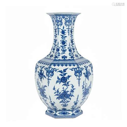 QIANLONG BLUE &WHITE HEXAGONAL VASE