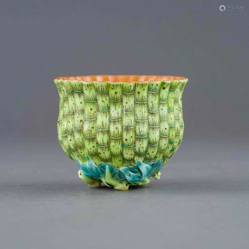 YONGZHENG BAMBOO MOTIF FAMILLE VERTE CUP