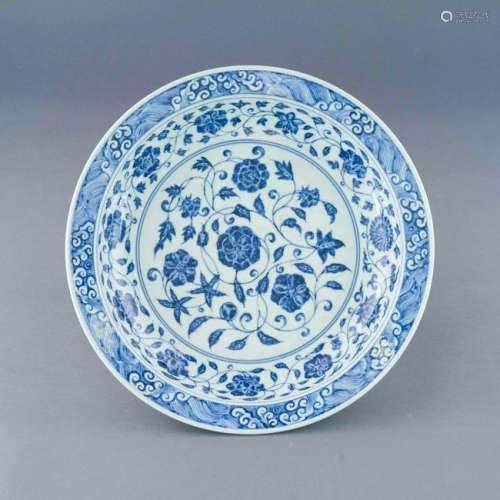 MING YONGLE BLUE AND WHITE FLORAL PLATE