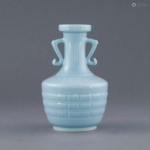 QIANLONG DOUQING GLAZED AMPHORA VASE