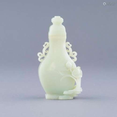 JADE CARVED VASE IN FLORAL MOTIF