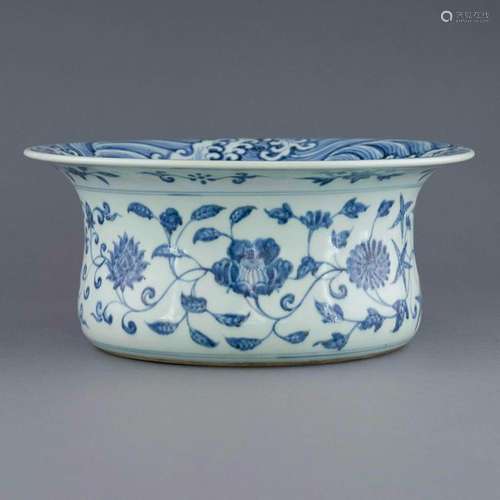 YONGLE BLUE & WHITE WRAPPED FLORAL BRUSH WASHER