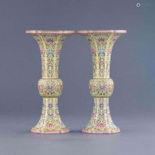 PAIR QIANLONG WUCAI GU VASES