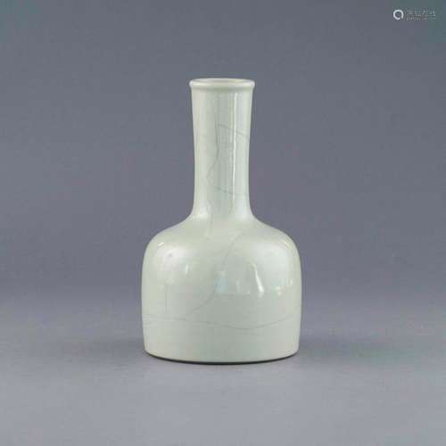 QIANLONG GE TYPE BELL VASE